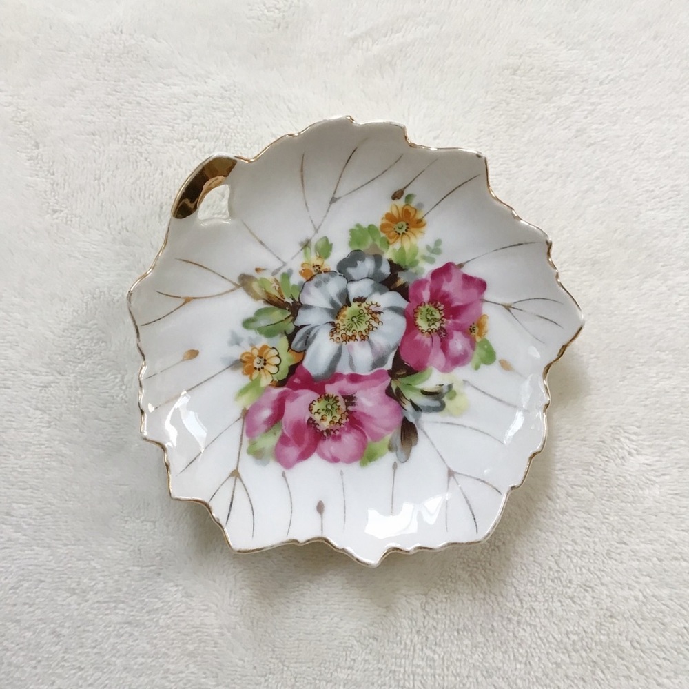 Vintage Japan Floral Porcelain Trinket Dish Gold Trim Scalloped Handle